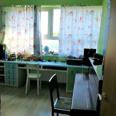Apartment Modern Spacious Flat In Quiet Center Of *
