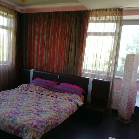 Modern Spacious Flat In Quiet Center Of 아파트 리가