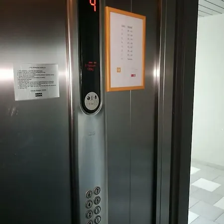 Modern Spacious Flat In Quiet Center Of 아파트 리가