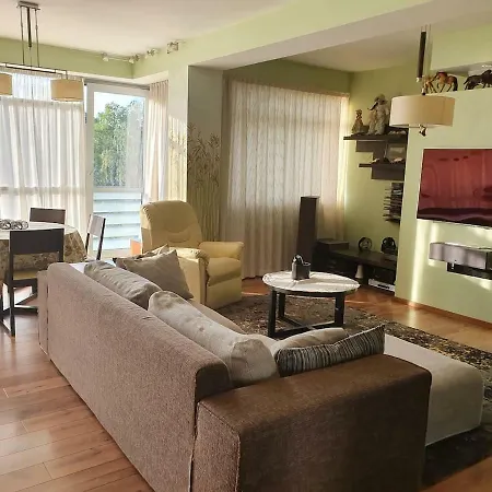 Modern Spacious Flat In Quiet Center Of * ריגה
